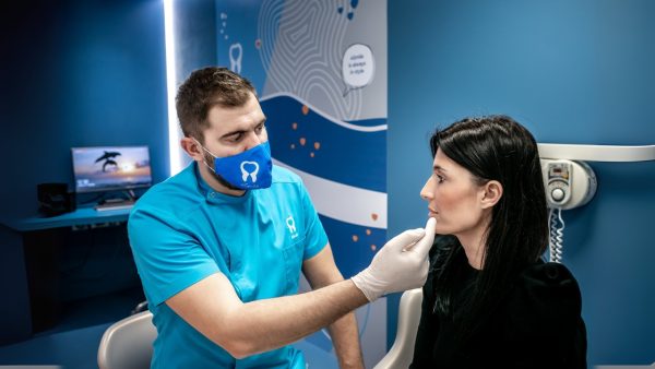 Dentist and patient - 4Smile